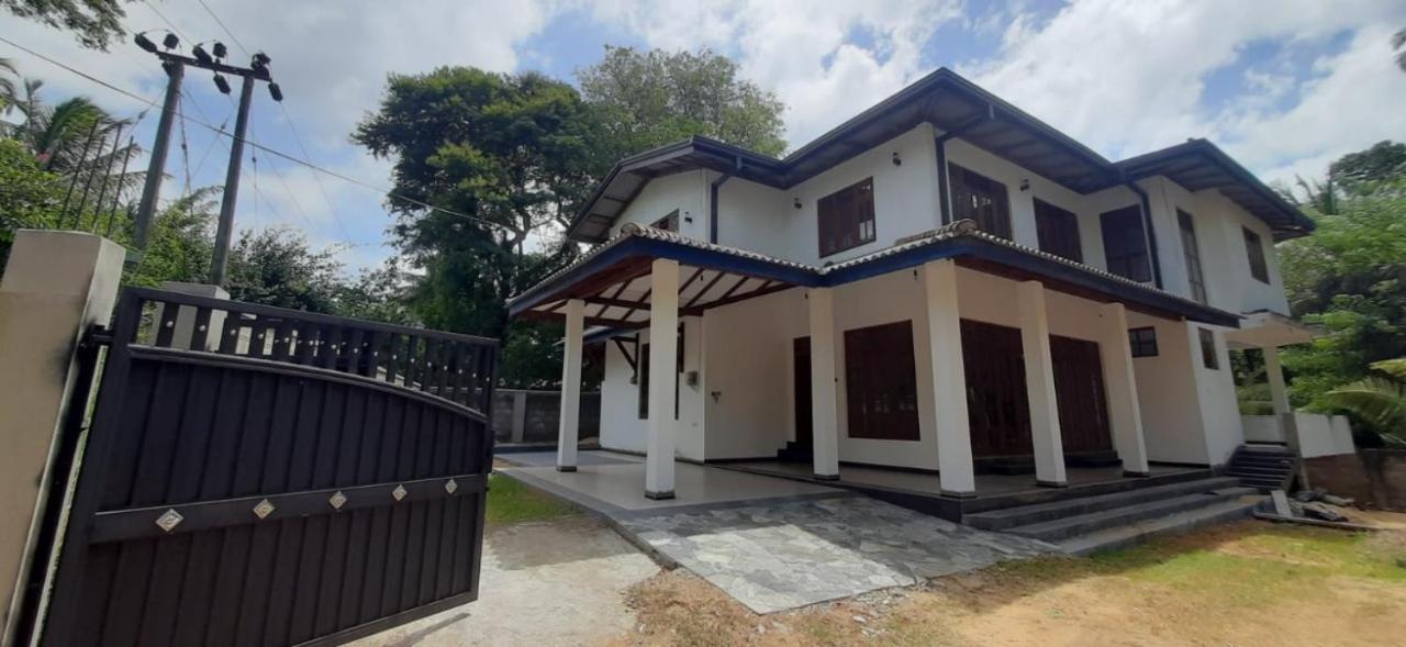 Silverline Guest House Anuradhapura Exterior foto