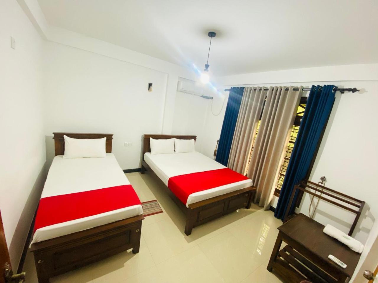 Silverline Guest House Anuradhapura Zimmer foto