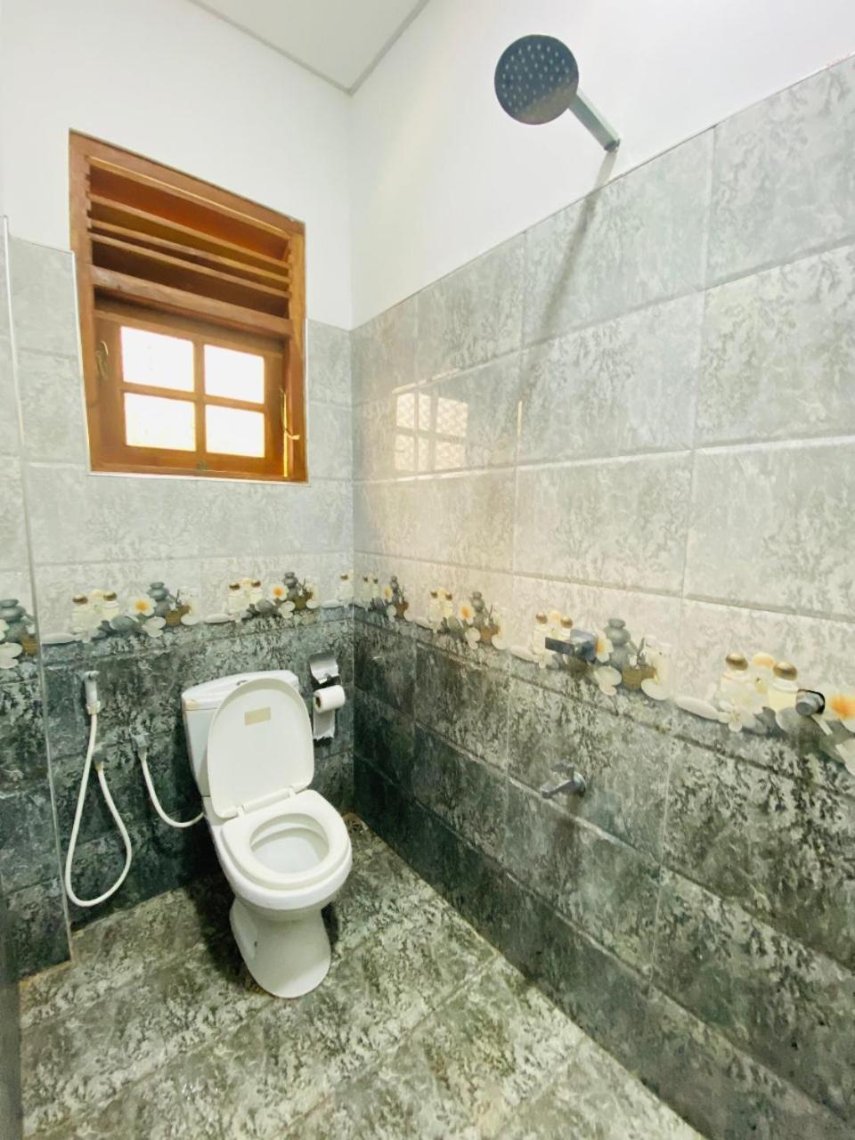 Silverline Guest House Anuradhapura Zimmer foto