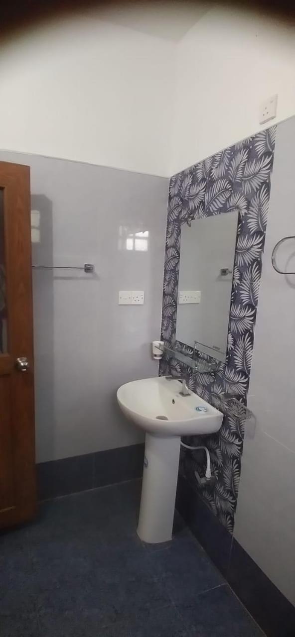 Silverline Guest House Anuradhapura Exterior foto